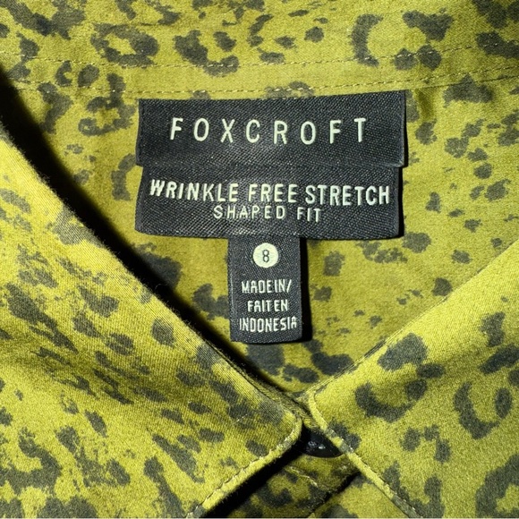 Foxcroft Green Black Snakeskin Print Stretch Shaped Fit Button Up - Picture 5 of 6